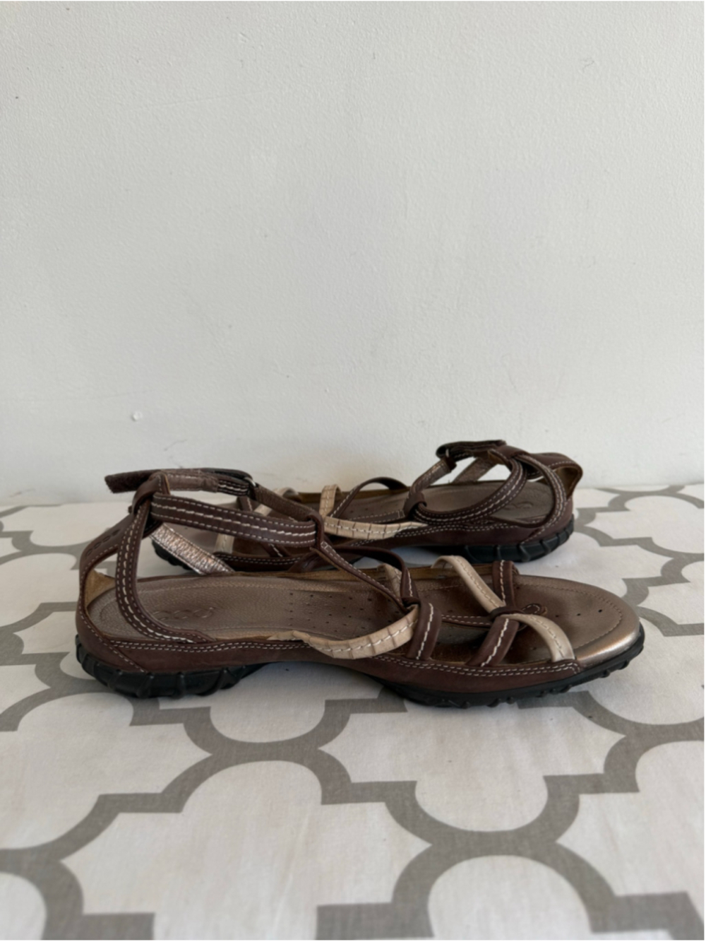 Ecco Sandals women Size 9 Brown and Beige Leather Strappy Walking Shoes